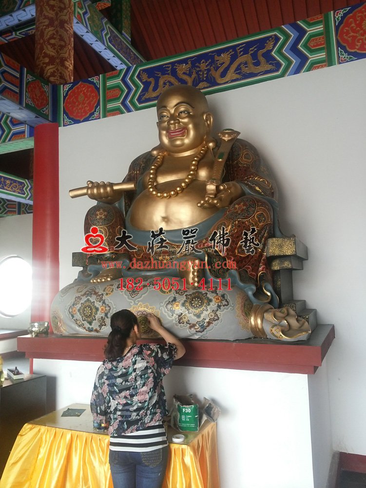 桓台华严寺弥勒佛现场彩绘进行中 桓台华严寺弥勒佛现场彩绘进行中